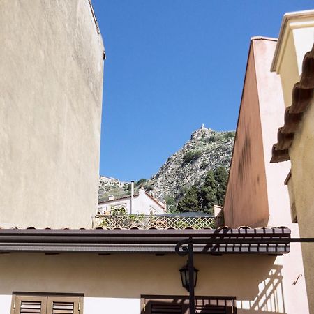 Tina House - Il Cortile Nel Centro Storico Di Taormina Lejlighed Eksteriør billede