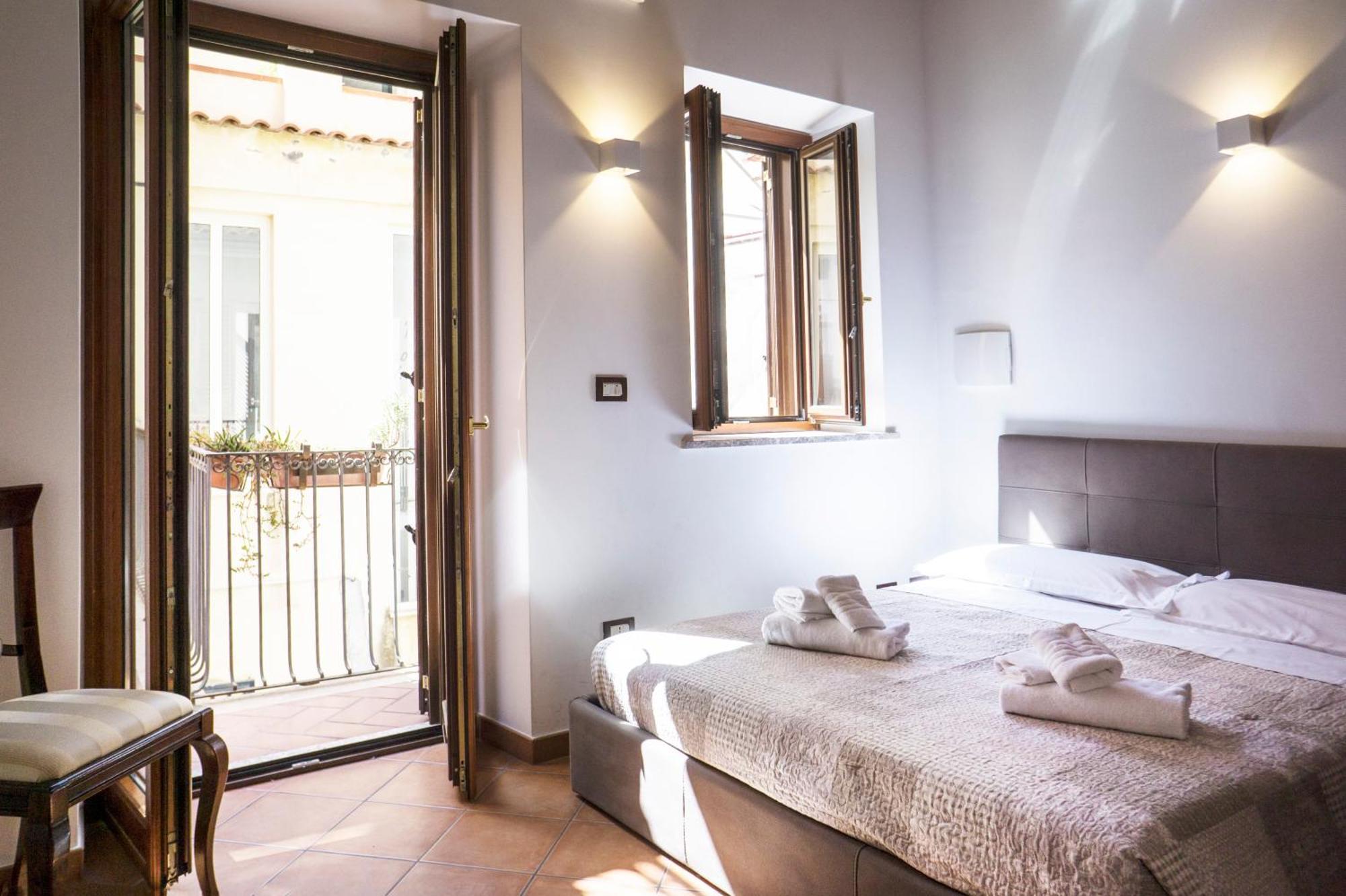 Tina House - Il Cortile Nel Centro Storico Di Taormina Lejlighed Eksteriør billede
