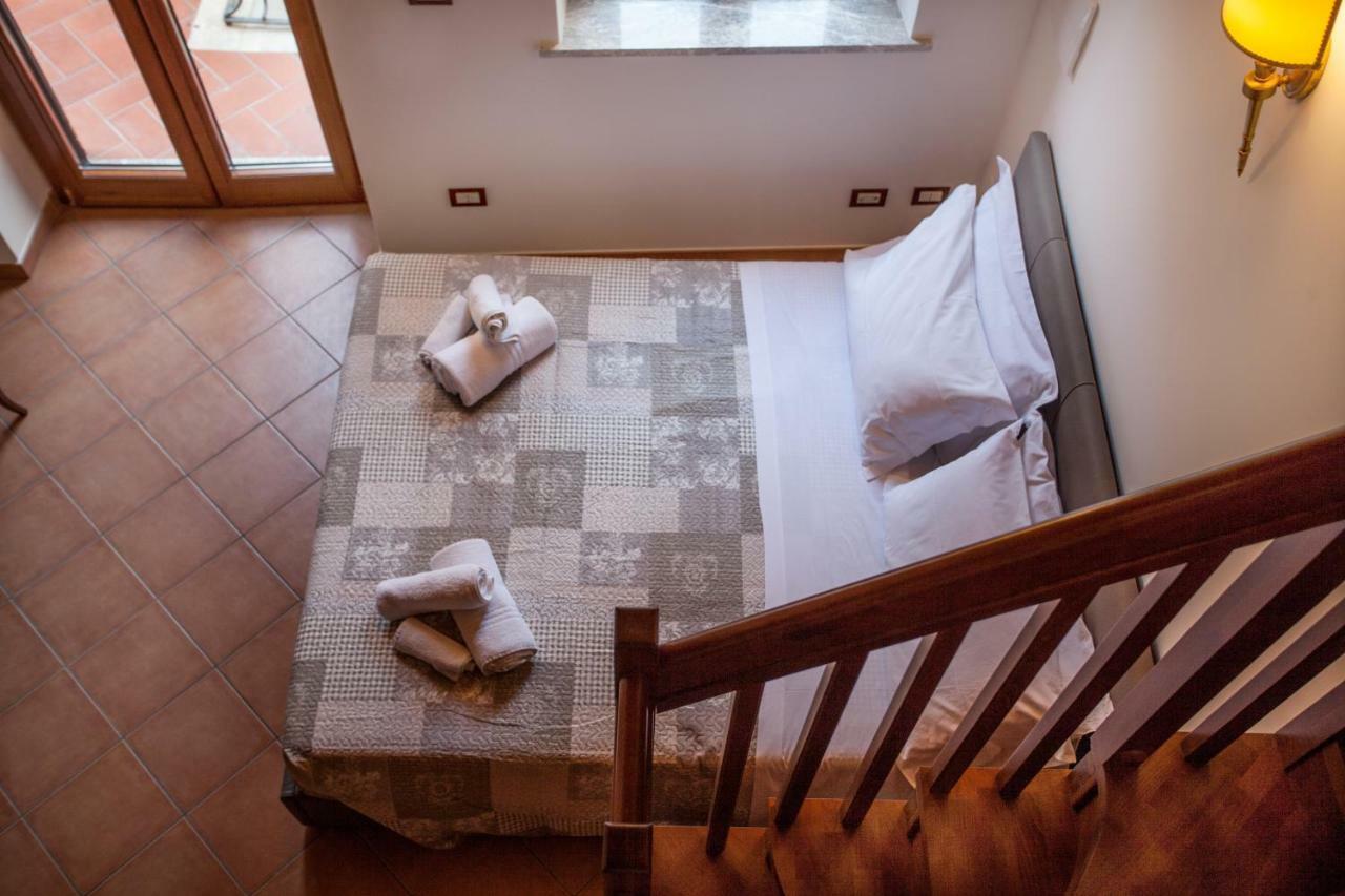 Tina House - Il Cortile Nel Centro Storico Di Taormina Lejlighed Eksteriør billede